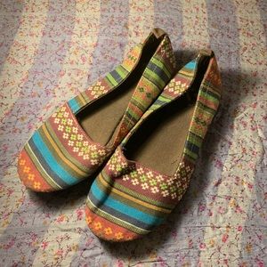 Adorable Women’s Serape Style Woven Flats 7
